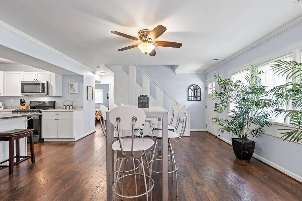 The Bamboo House! Dog-Friendly Home N Rva Sleeps 8 Richmond Holiday home
